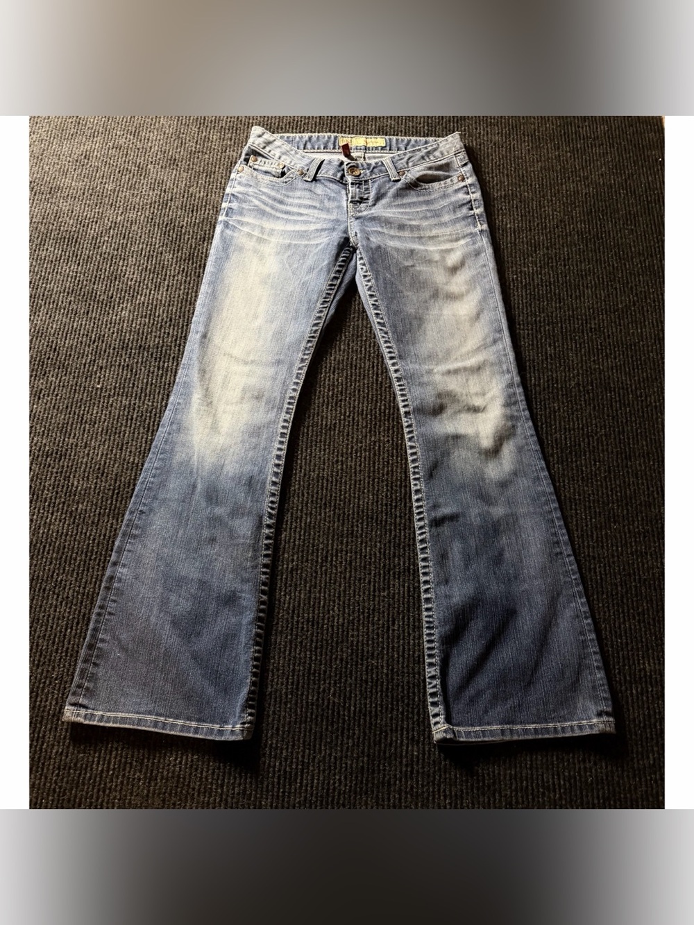 BKE Sabrina Low Rise Bootcut Jeans 27 Y2K Distressed Embroidered Buckle